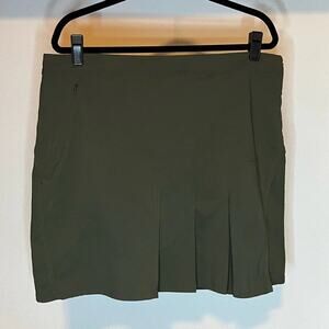 Sahalie Women’s Sz 16 Army Green Tenniscore Utility Hiking Skorts Zipper Pocket